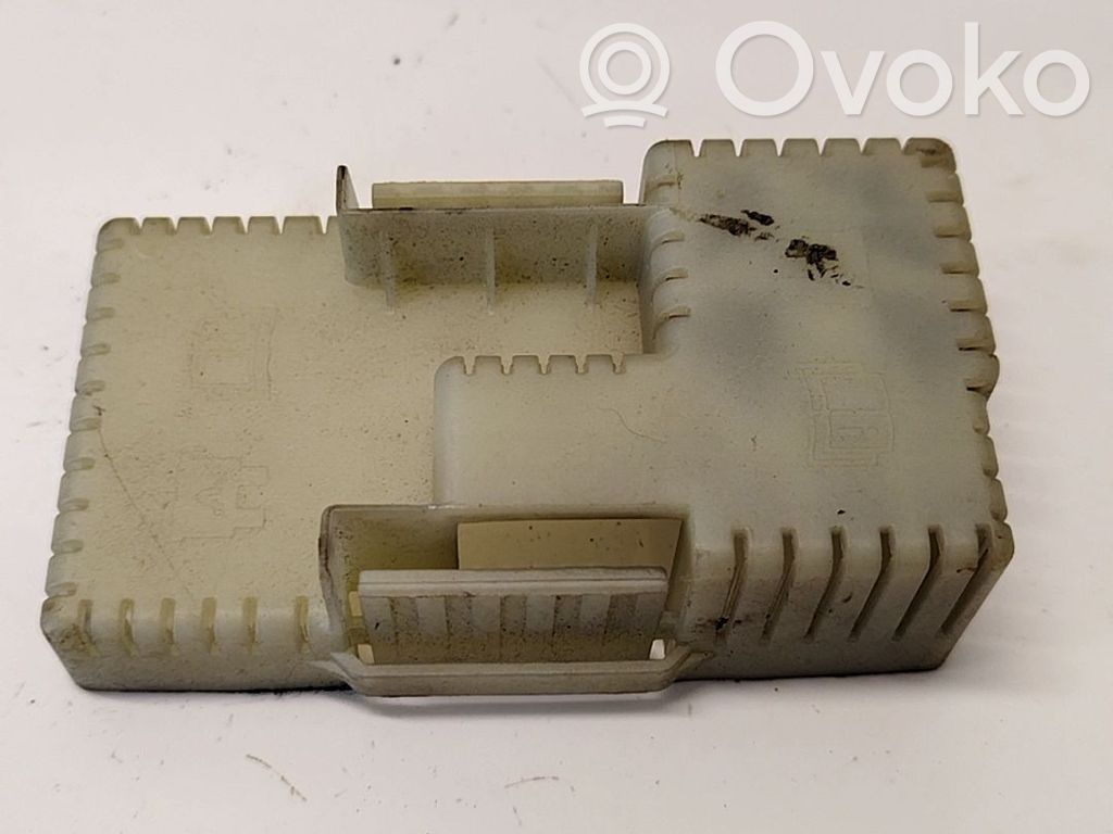 Ford Mondeo MK IV Sulakerasian kansi 