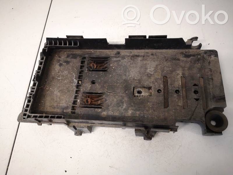 Ford Mondeo MK IV Support boîte de batterie