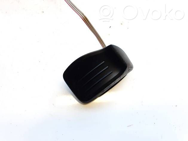 Volkswagen PASSAT B7 Przełącznik / Przycisk kierownicy 