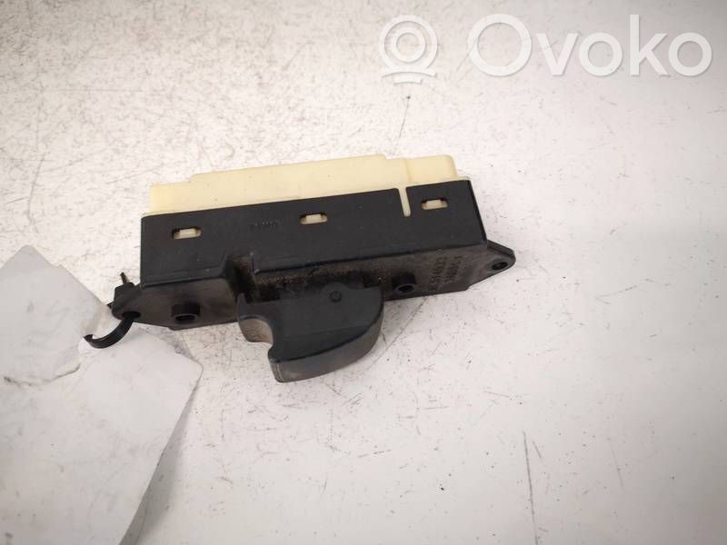 Mitsubishi Grandis Interrupteur commade lève-vitre 