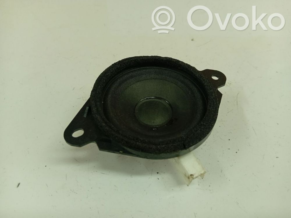 Mazda 3 II Etuoven kaiutin 