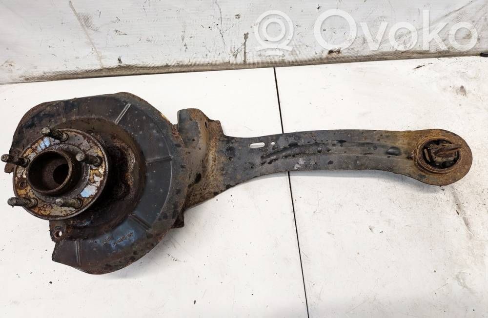 Volvo V40 Querlenker Achsschenkel hinten 