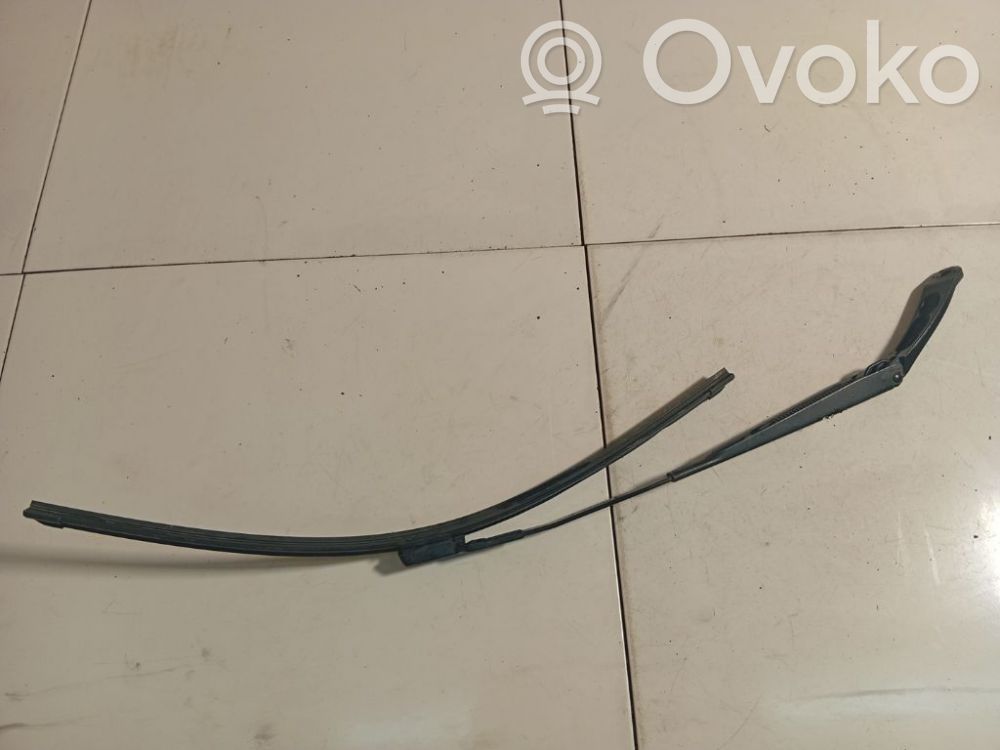 Citroen C4 II Brazo del limpiaparabrisas delantero 