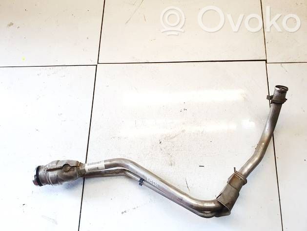 Volvo V40 Rura wlewu paliwa 