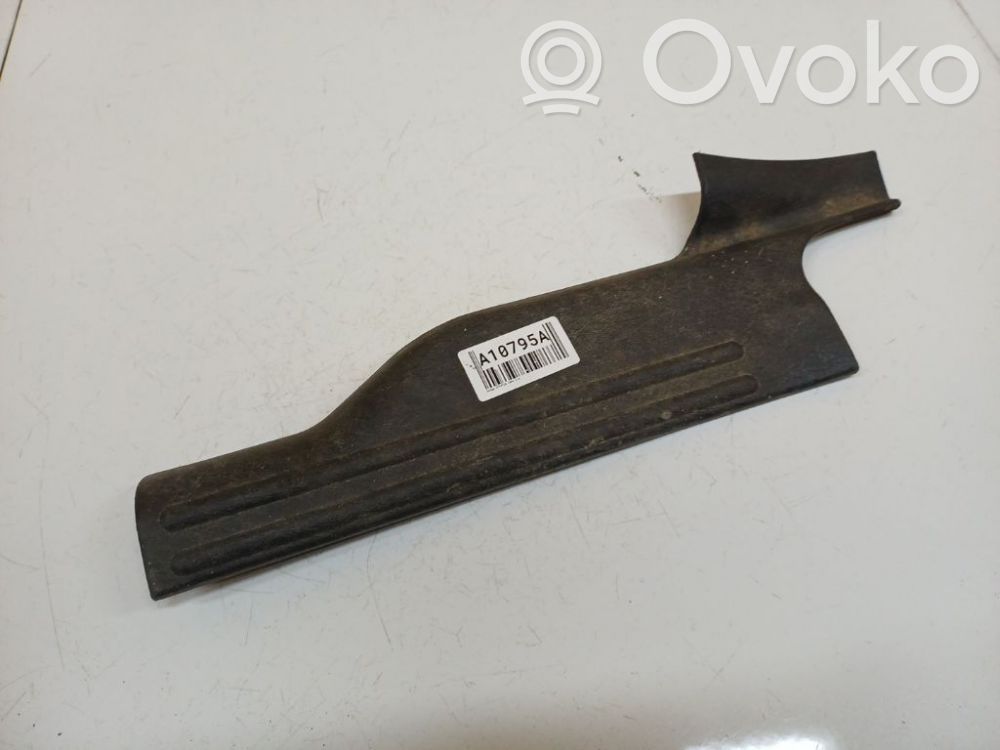 Dodge Stratus Capac prag spate 