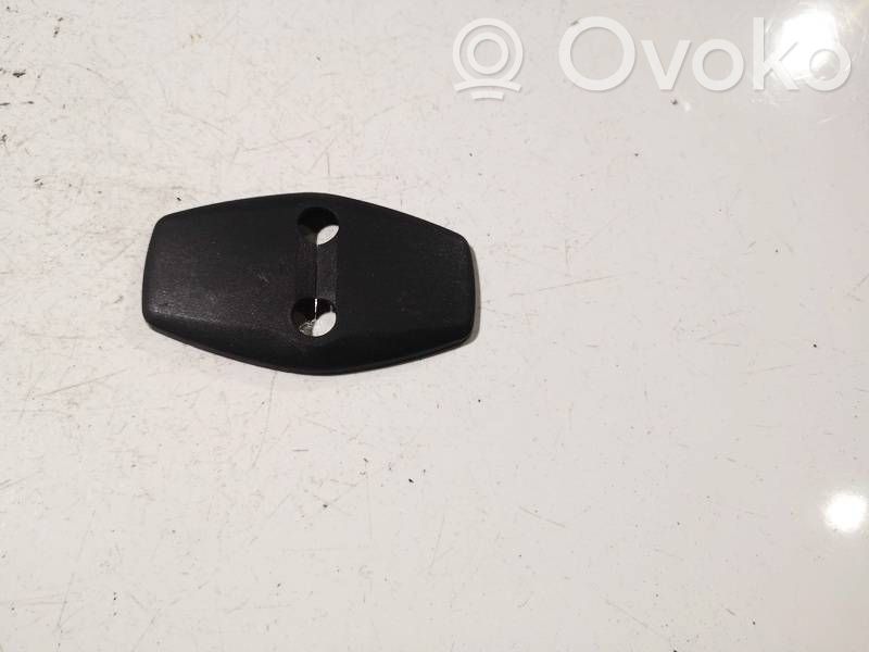 BMW 3 E46 Rivestimento inferiore laterale del sedile posteriore 