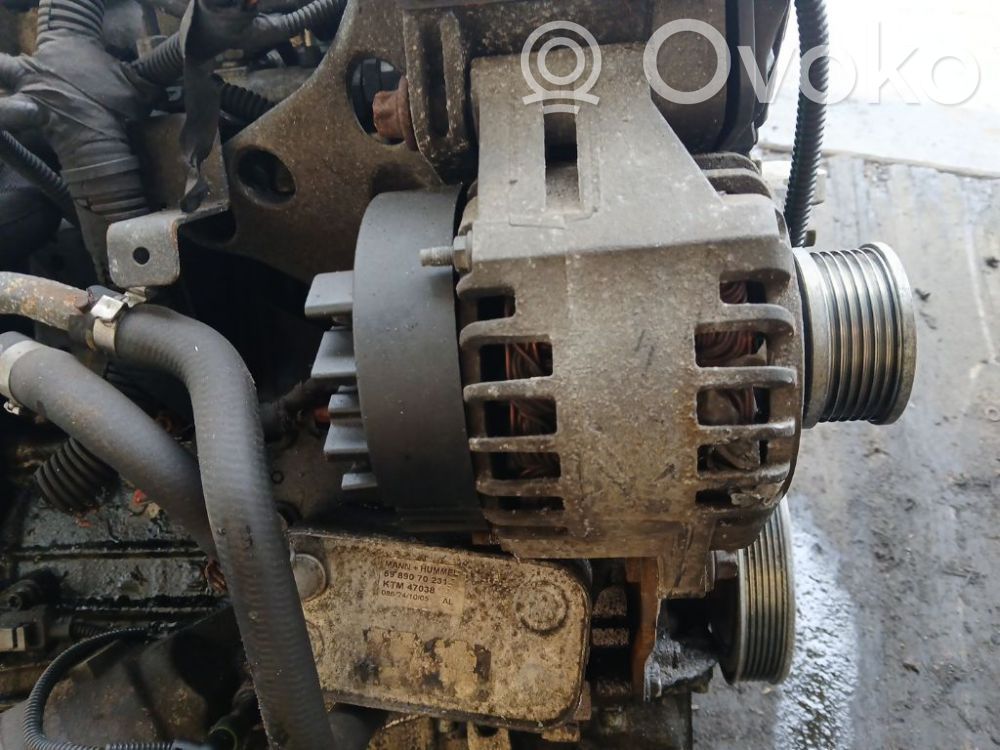 Opel Zafira B Generator/alternator 