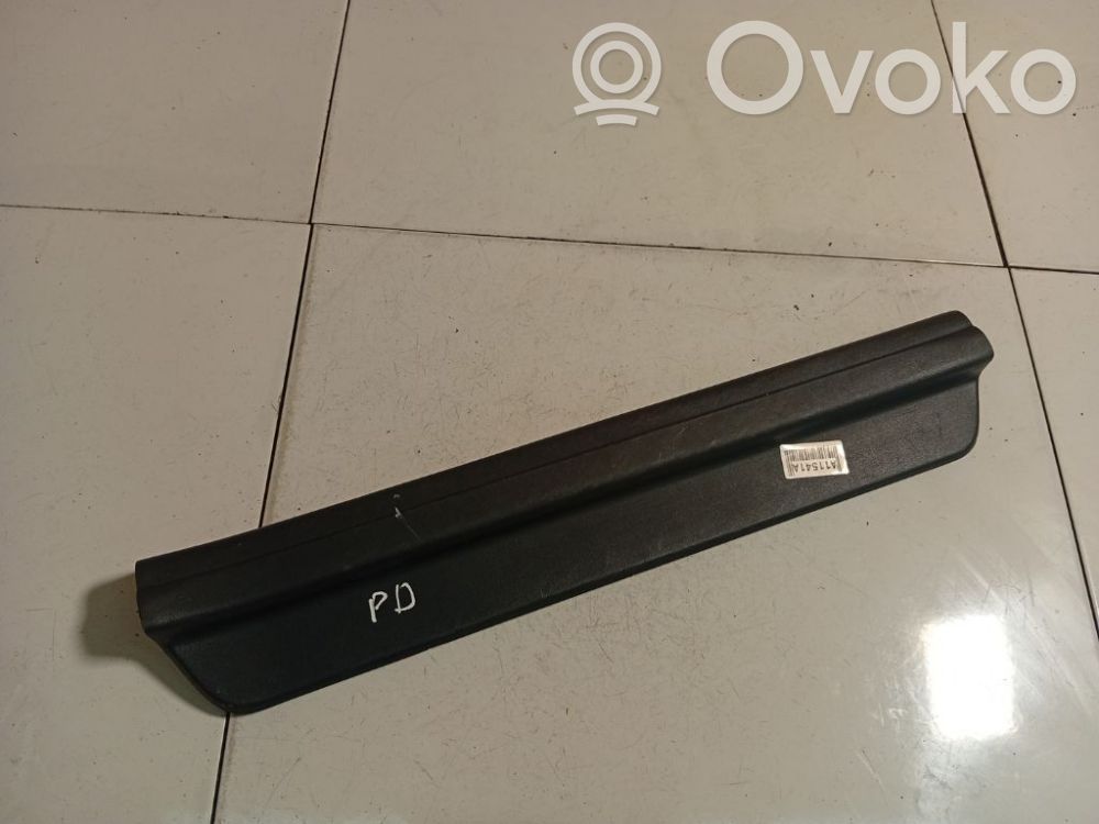 Hyundai i30 Capac prag față 