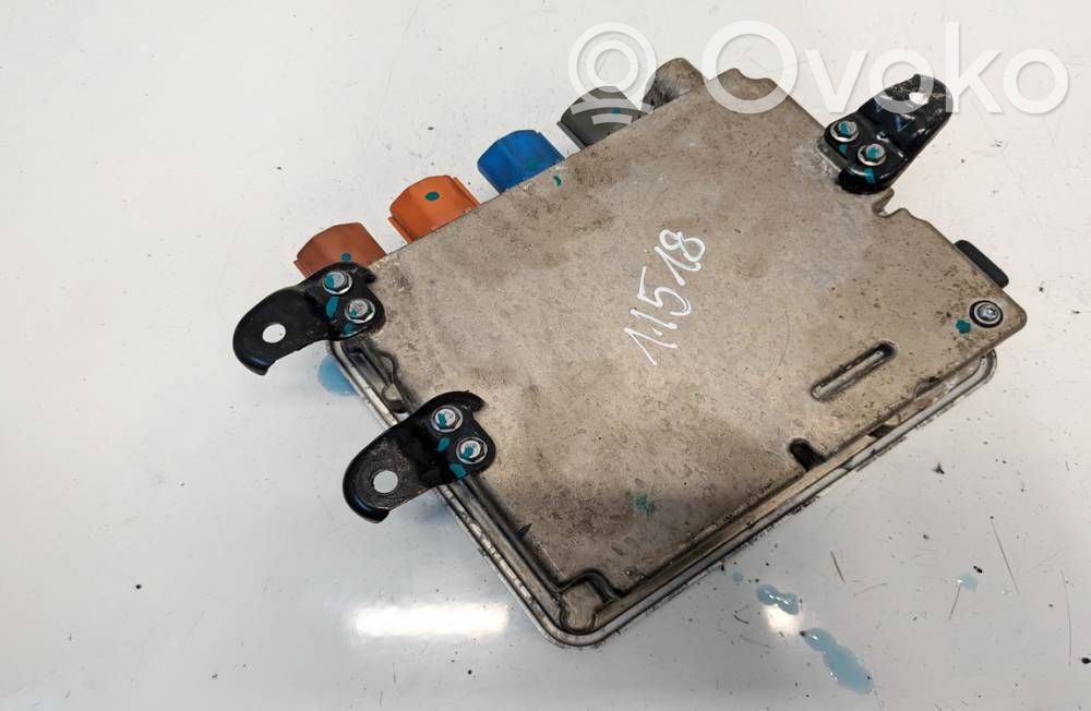 Inversor/convertidor de voltaje   102884300B,102884300B