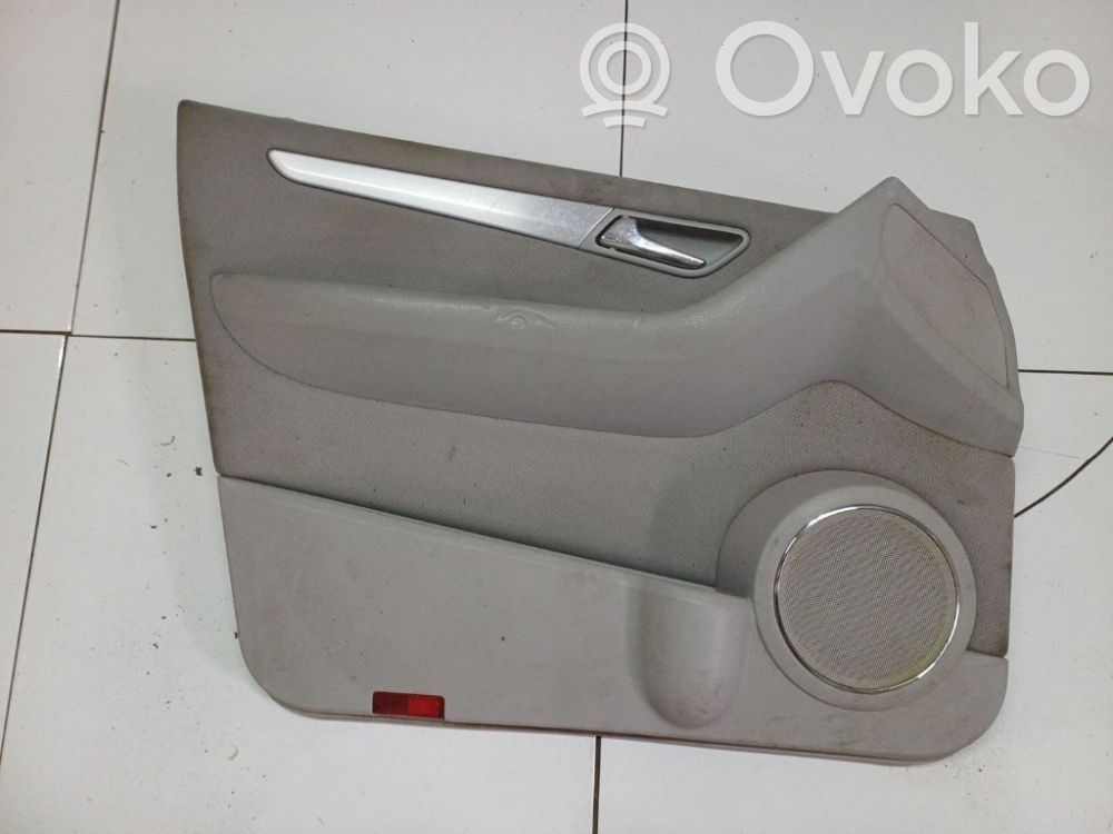 Mercedes-Benz B W245 Etuoven verhoilu 
