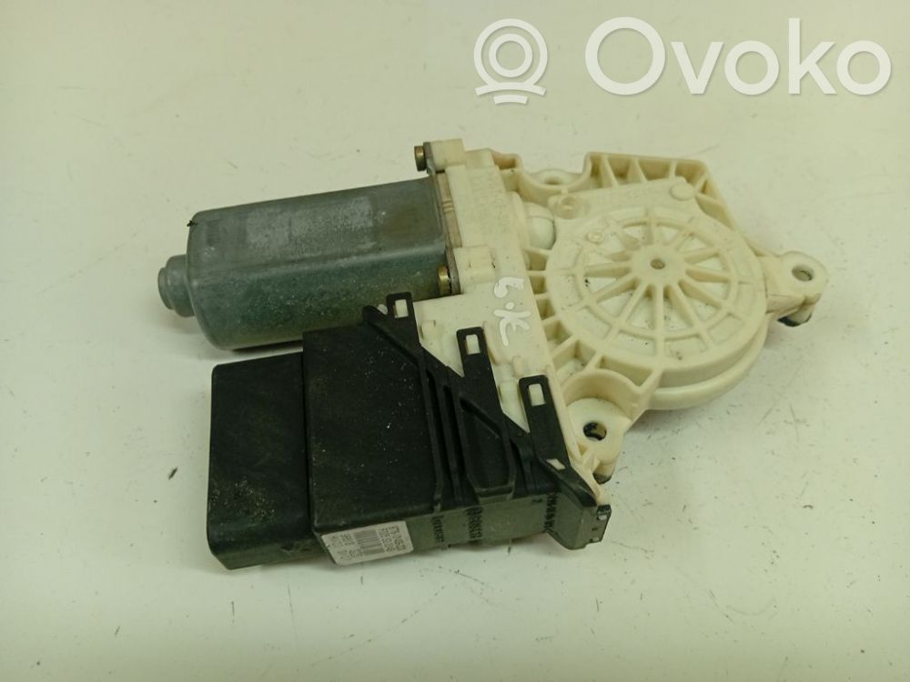 Volkswagen Golf IV Motor macara geam ușă spate 