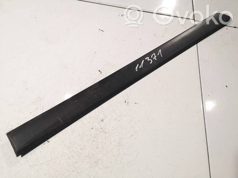 Opel Astra G Takaoven lista (muoto)