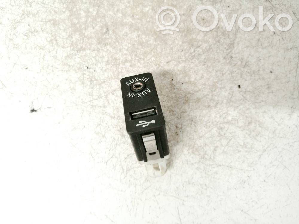 BMW 5 F10 F11 Connettore plug in USB 