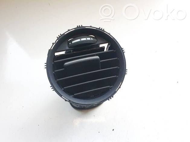 Mercedes-Benz C AMG W204 Rejilla de ventilación central del panel 
