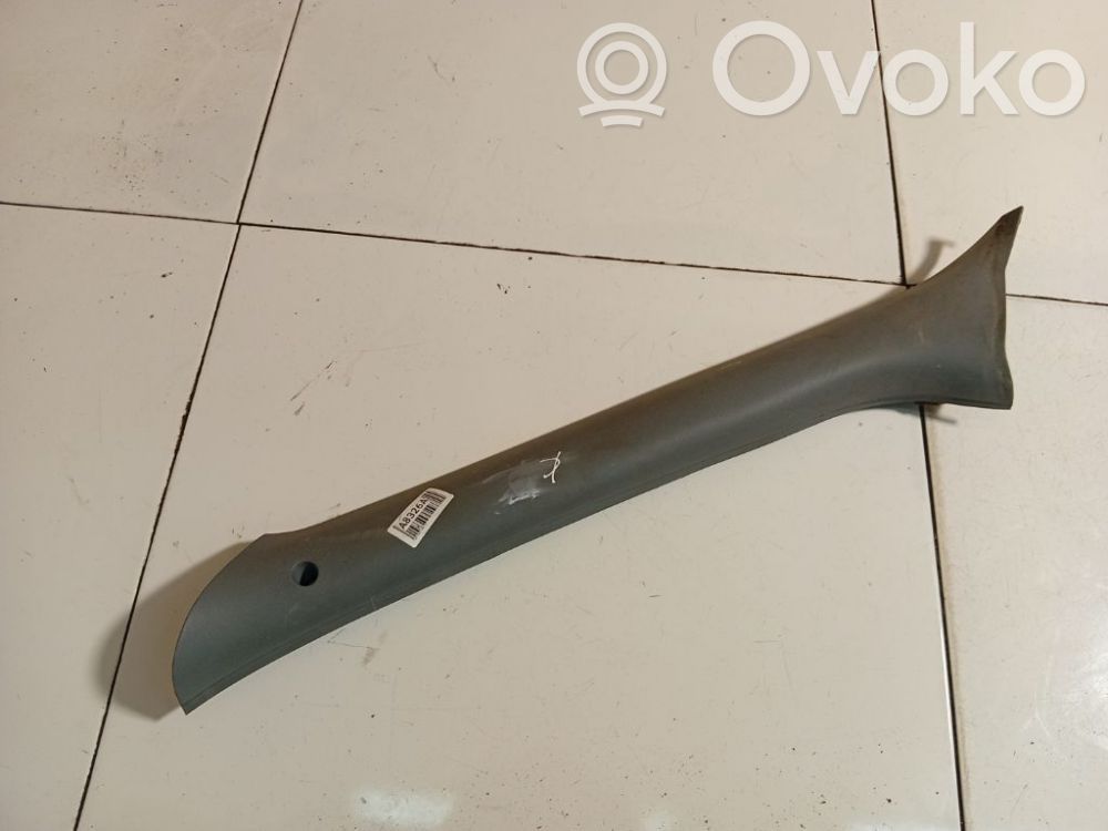 Iveco Daily 30.8 - 9 Rivestimento montante (C)