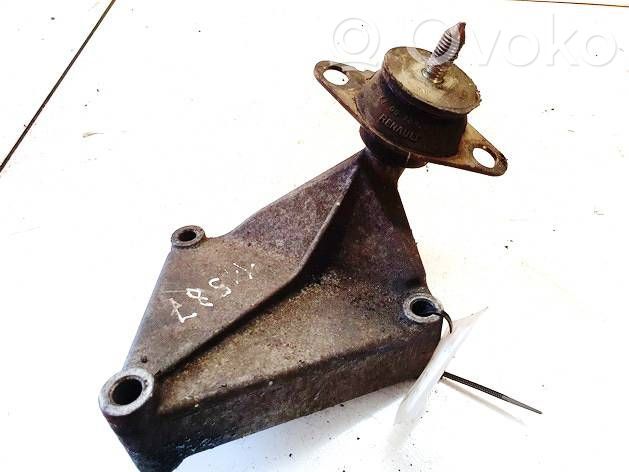 Engine mount bracket   7700788318,7700788318C,7700788318,7700788318C