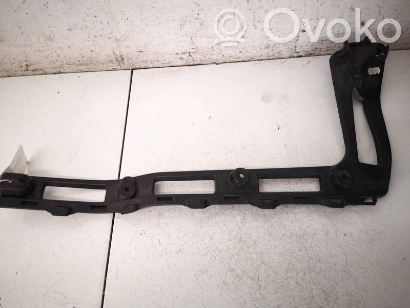 Ford Focus Soporte de montaje del parachoques trasero