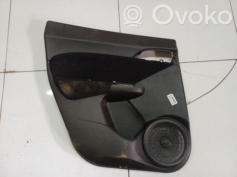 Honda Civic Moldura del tarjetero de la puerta trasera 