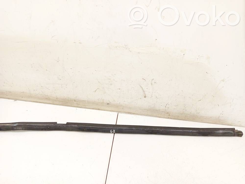 Opel Insignia A Takaoven kumitiiviste