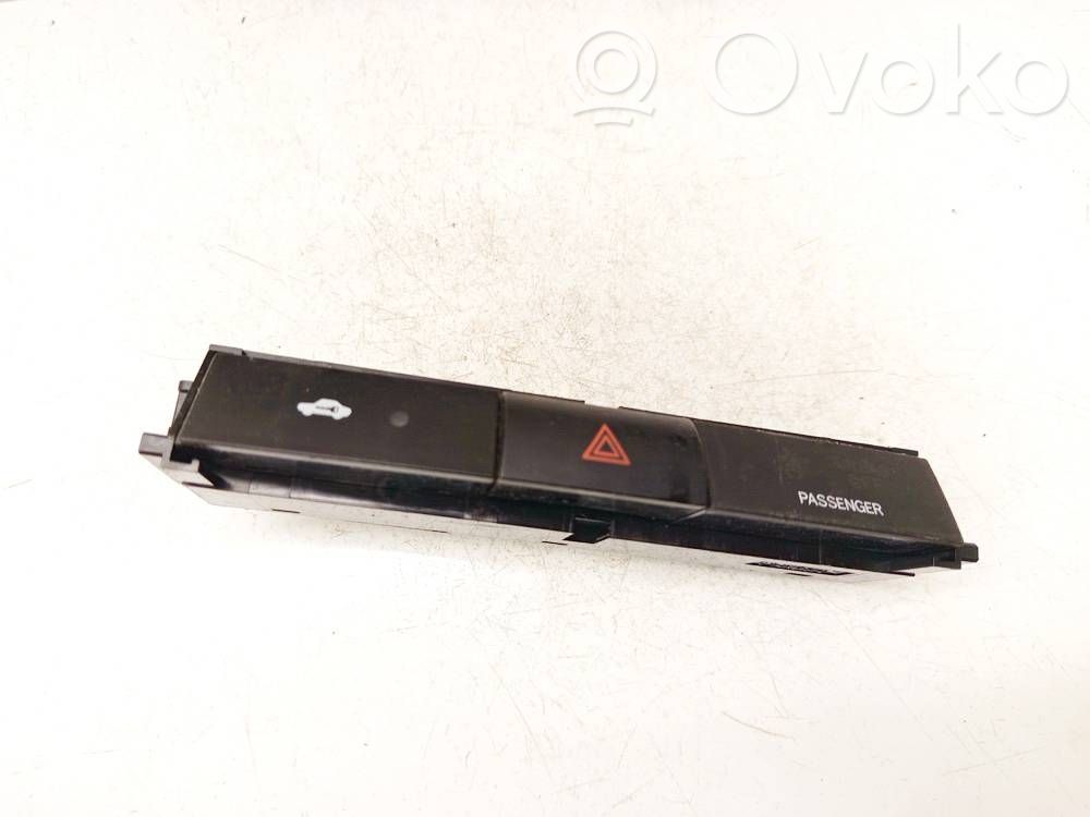 Toyota Corolla Verso AR10 Botón interruptor de luz de peligro