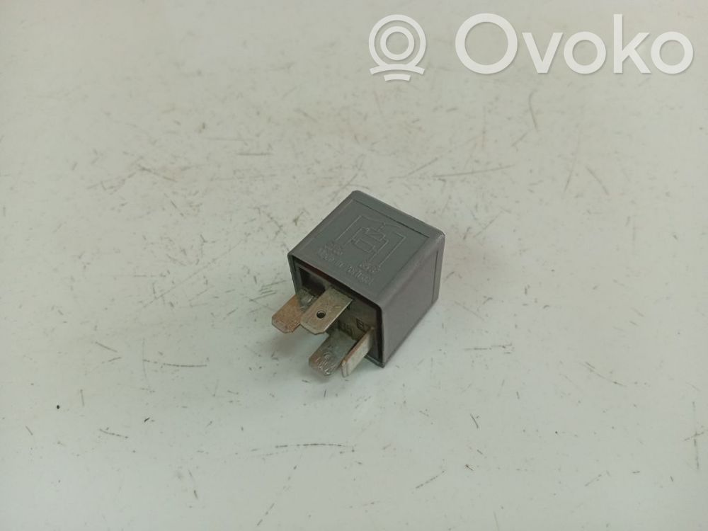 Otros relés   8D0951263A,8D0951263A,V23154B52X301