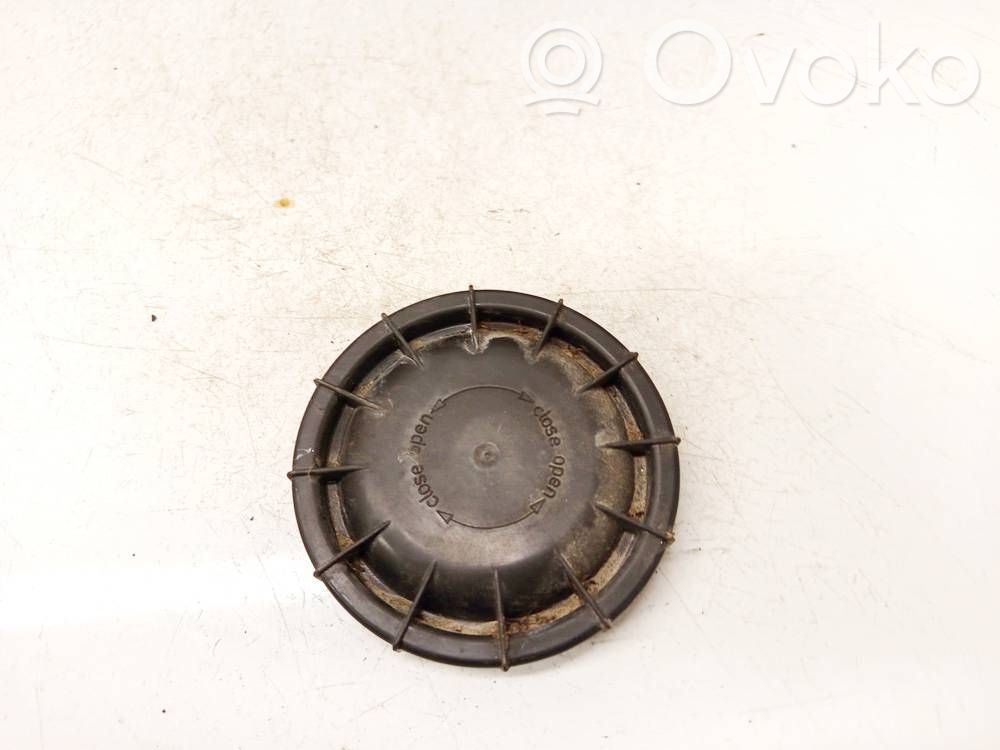 Opel Insignia A Osłona żarówki lampy przedniej