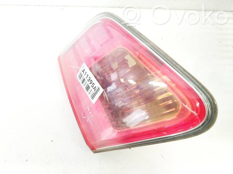 Toyota Avensis T270 Lampy tylnej klapy bagażnika 