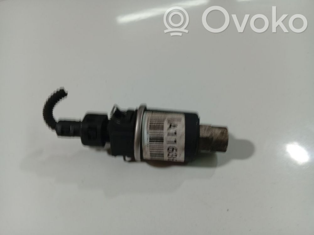 Volkswagen Golf IV Ilmastointilaitteen paineanturi (A/C) 