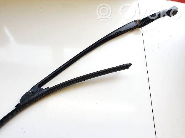 Audi A4 S4 B7 8E 8H Etupyyhkimen sulan varsi