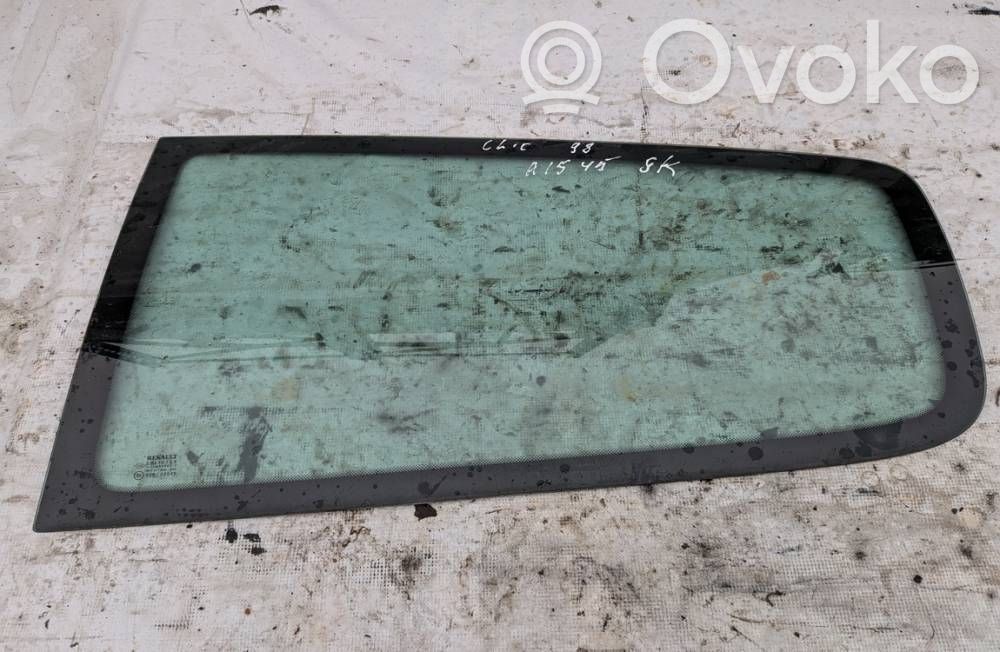 Renault Clio I Vitre latérale arrière 