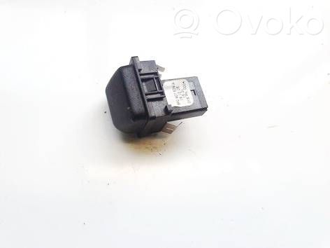 Audi A4 S4 B7 8E 8H Czujnik 
