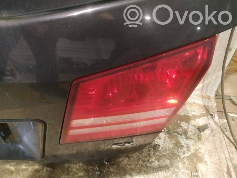 Dodge Journey Feux arrière sur hayon