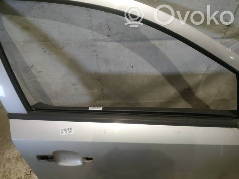 Opel Astra H Ornament geam ușă față 