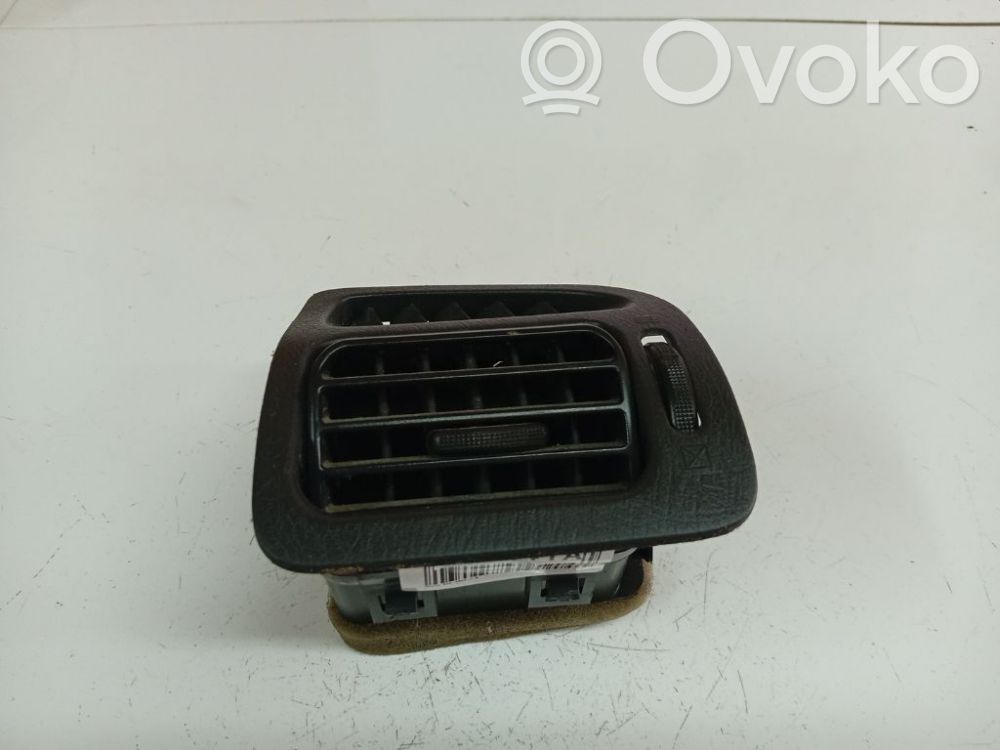 Mazda 626 Centrinės oro grotelės 