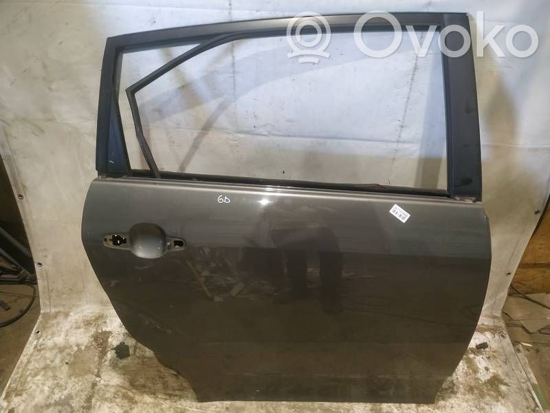 Toyota Corolla Verso AR10 Puerta trasera 
