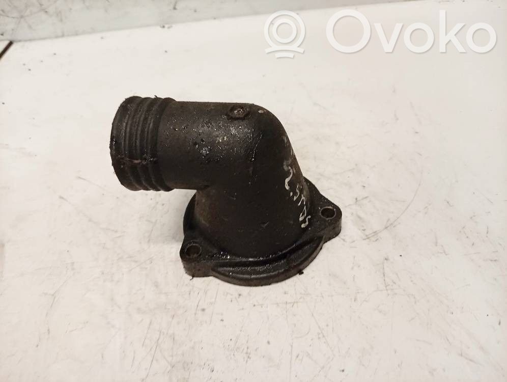 BMW 5 E39 Tuyau de liquide de refroidissement moteur