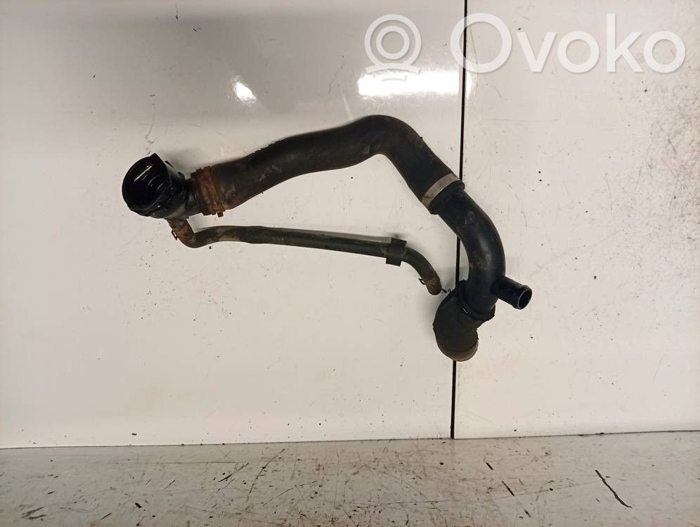 Volkswagen PASSAT B6 Tuyau de liquide de refroidissement moteur 