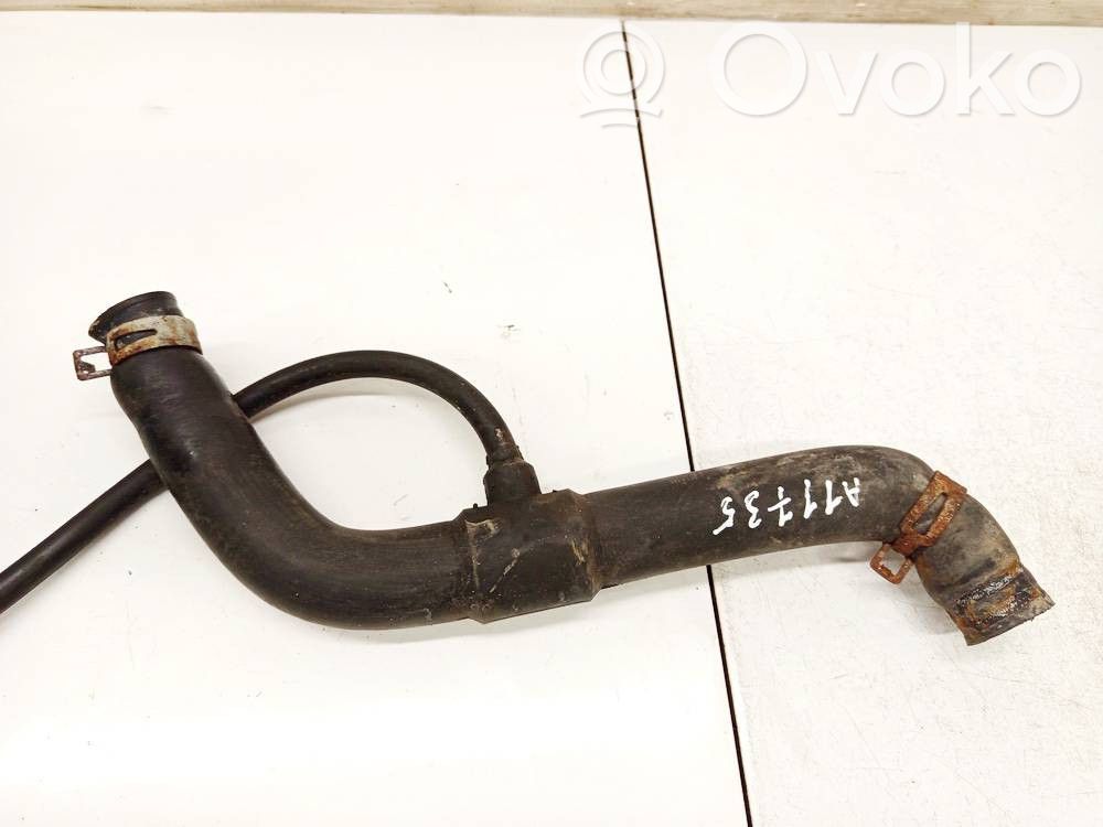Volkswagen PASSAT B3 Tubo flessibile del liquido di raffreddamento del motore