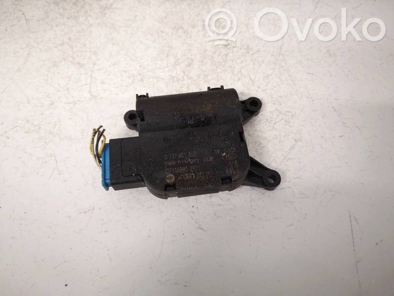 Volkswagen PASSAT B6 Moteur / actionneur de volet de climatisation 