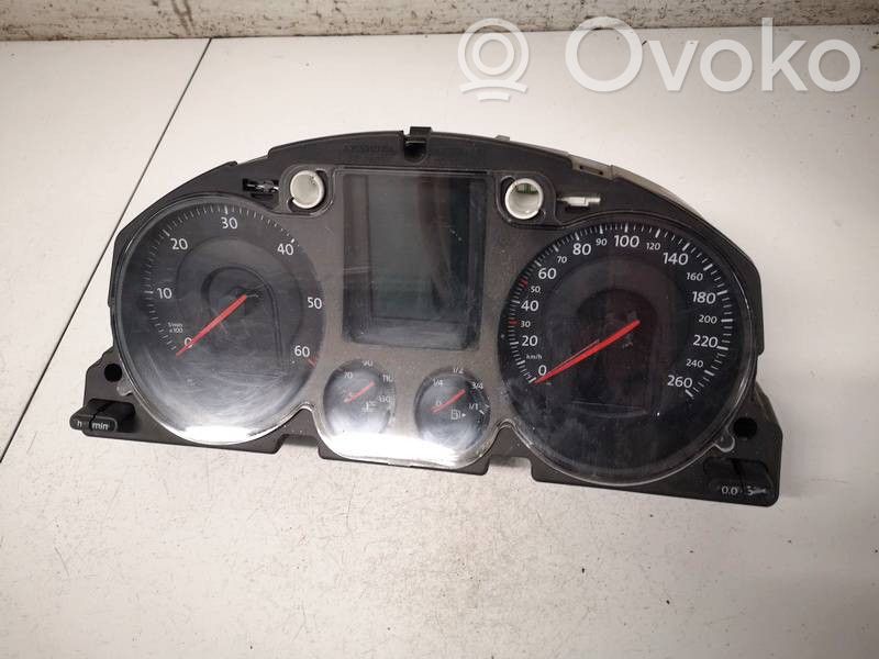 Volkswagen PASSAT B6 Vitezometru (grup de instrumente) 