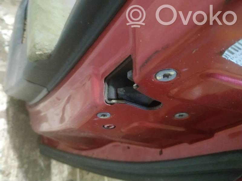 Peugeot 307 Aizmugurē slēdzene 