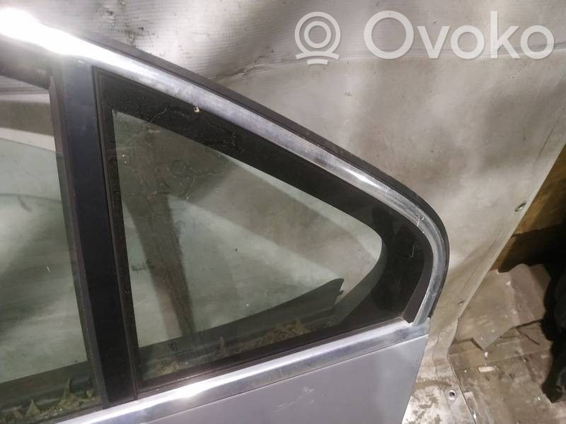 Peugeot 607 Ventanilla de ventilación de la puerta trasera