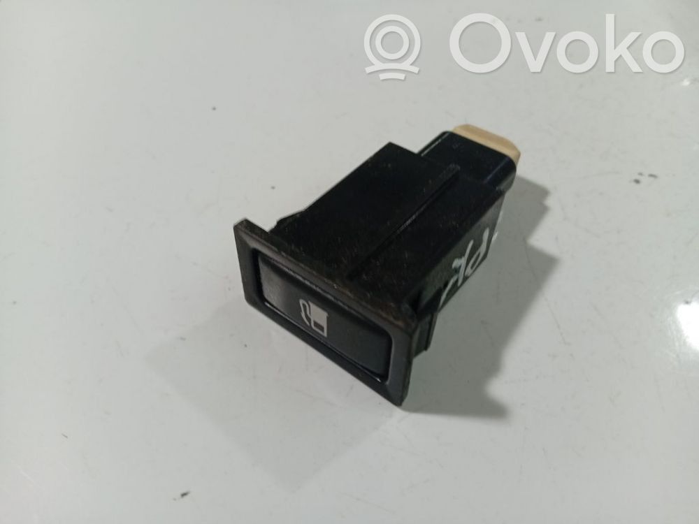 Toyota Avensis T250 Schalter Tankdeckel Tankklappe Tankentriegelung 
