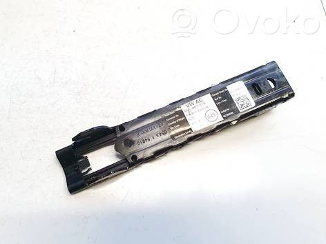 Volkswagen PASSAT B8 Rail de réglage hauteur de ceinture de sécurité 