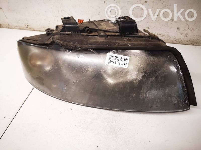 Audi A4 S4 B6 8E 8H Priekinis žibintas