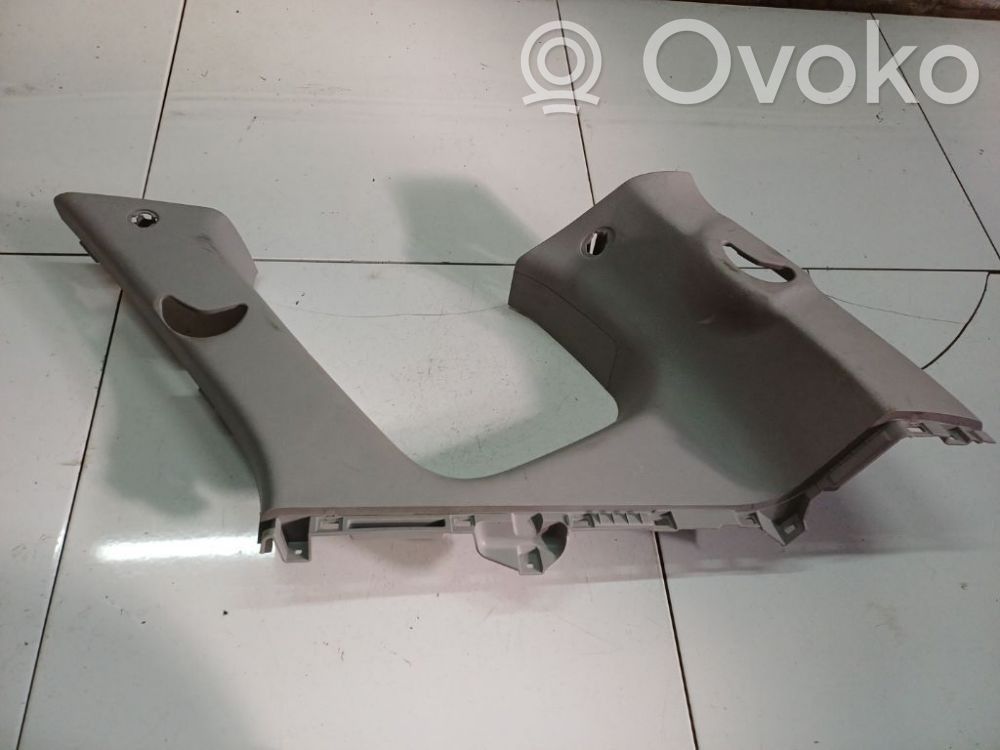 KIA Carens II (D) pillar trim (bottom) 