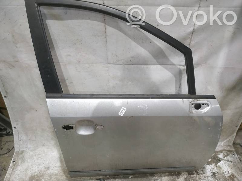 KIA Carens II Tür vorne