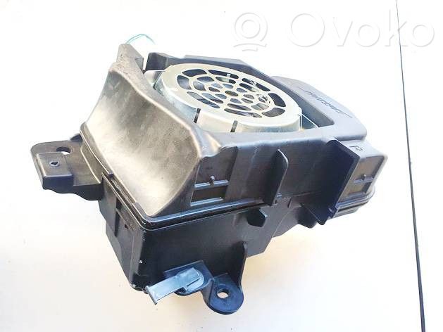Mazda 3 Altavoz subwoofer