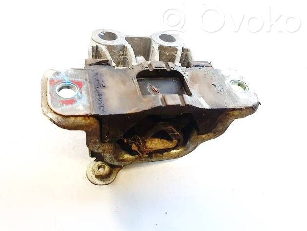 Fiat 500L Engine mount bracket 