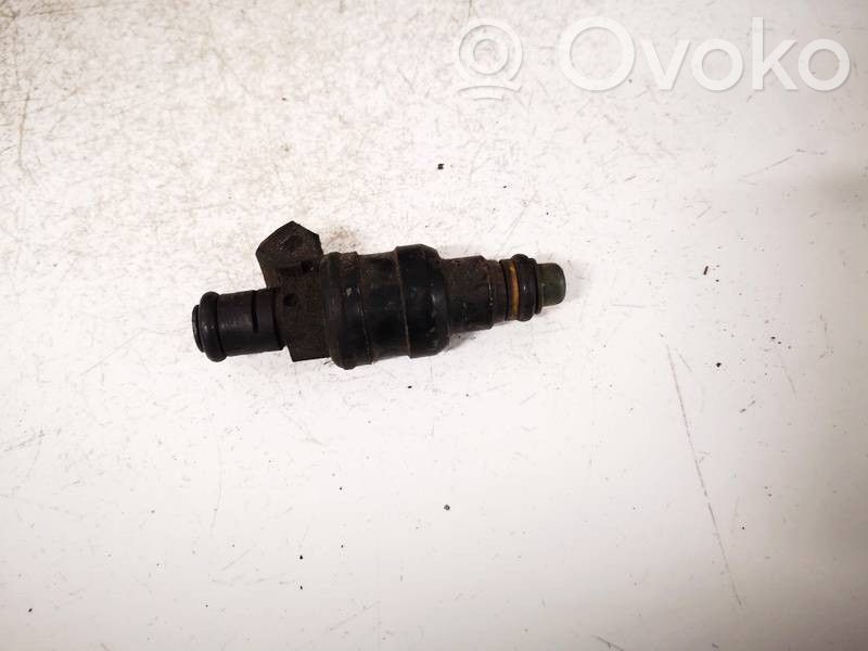 Volkswagen PASSAT B5 Inyector de combustible